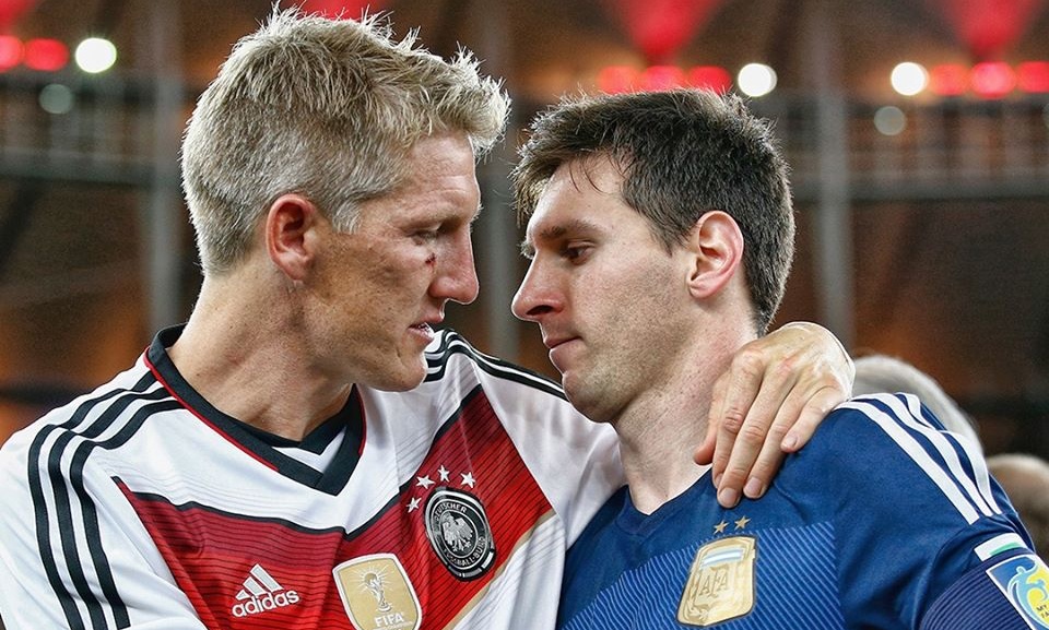 Ảnh bài viết Những hình ảnh biểu tượng khi các siêu sao an ủi đối thủ