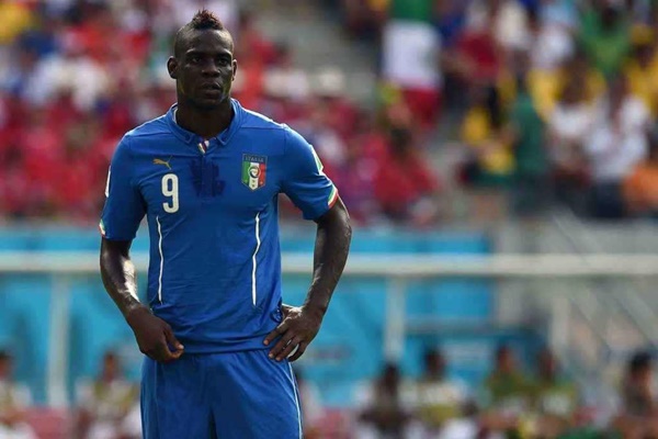 Ảnh bài viết Đội hình tiêu biểu của Mario Balotelli: Song sát "Bọ chét nguyên tử" - "Người ngoài hành tinh"
