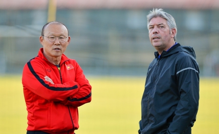 Ảnh bài viết Sao trẻ "nhúng chàm", thầy Park còn hào hứng vượt sóng?