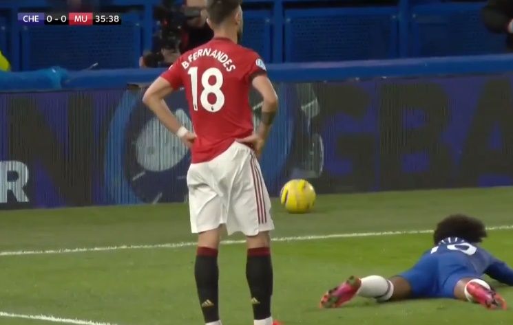 Ảnh bài viết 10 hình ảnh gây lú lẫn tại Premier League 2019/20: Fernandes 'chán chẳng buồn nói'