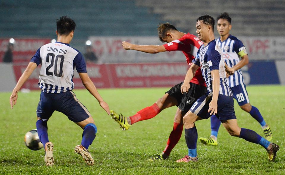 Ảnh bài viết Khắc Vũ 2 lần đưa bóng chạm khung gỗ, Long An nhận trái đắng trước BRVT