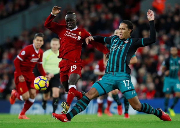 Ảnh bài viết Từ Van Dijk đến Kante: 10 thương vụ 'bước ngoặt' của EPL ở chợ Hè 2015