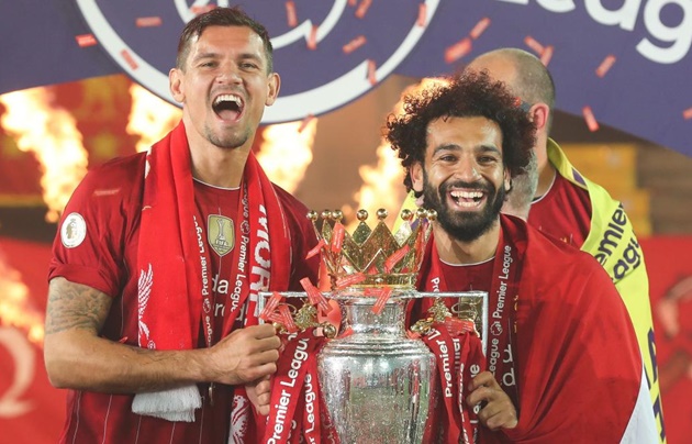 Ảnh bài viết Vừa nâng cúp, 'kẻ thất sủng' Liverpool chuẩn bị khăn gói rời Anfield