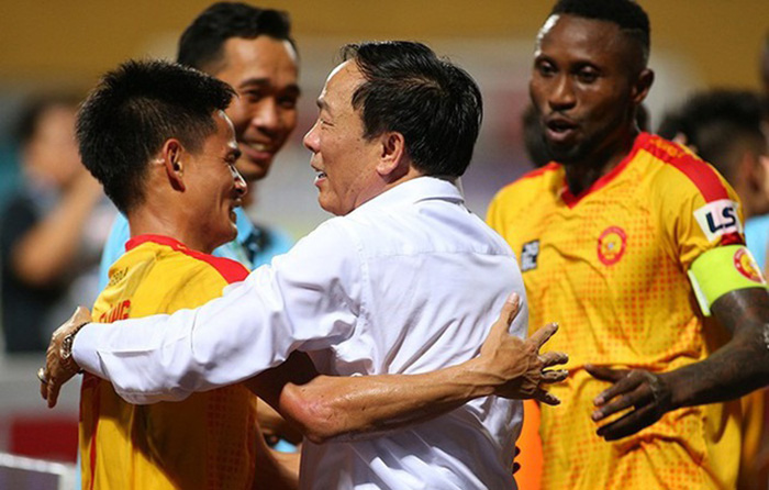 Ảnh bài viết NÓNG: Bầu Đệ đổi ý, vẫn để Thanh Hóa thi đấu trọn vẹn V-League 2020