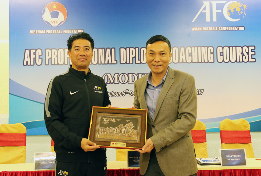 Ảnh bài viết VFF đã tìm ra người kế vị GĐKT Jurgen Gede