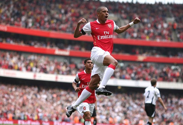 Ảnh bài viết Trước Willian, những 'vũ công Samba' thể hiện ra sao tại Arsenal?