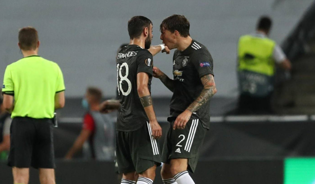 Ảnh bài viết Bruno - Lindelof và những vụ "gà nhà đá nhau" trong làng túc cầu