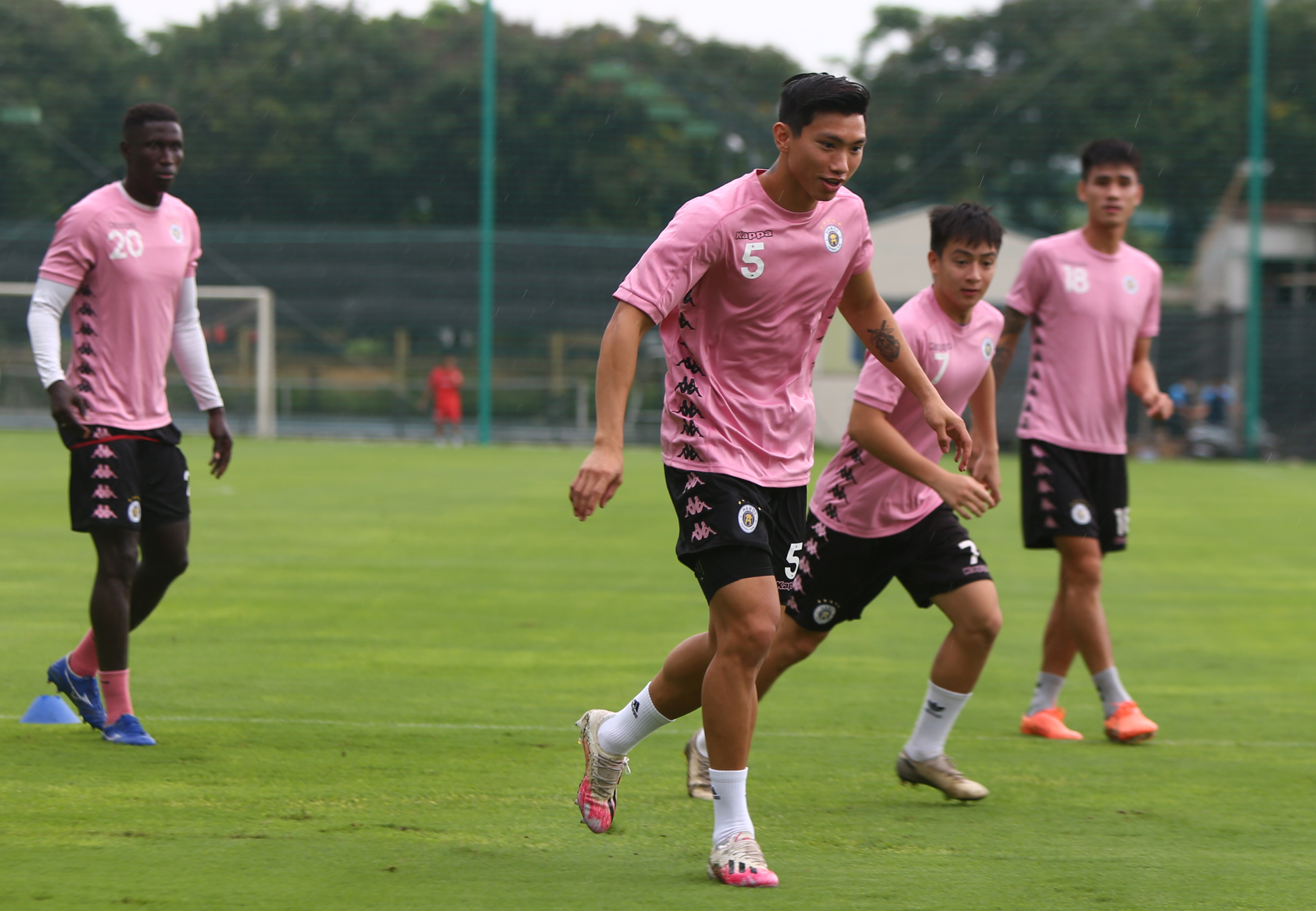 Ảnh bài viết Đoàn Văn Hậu tái xuất trong ngày CLB Hà Nội đón nhận hàng loạt tin vui