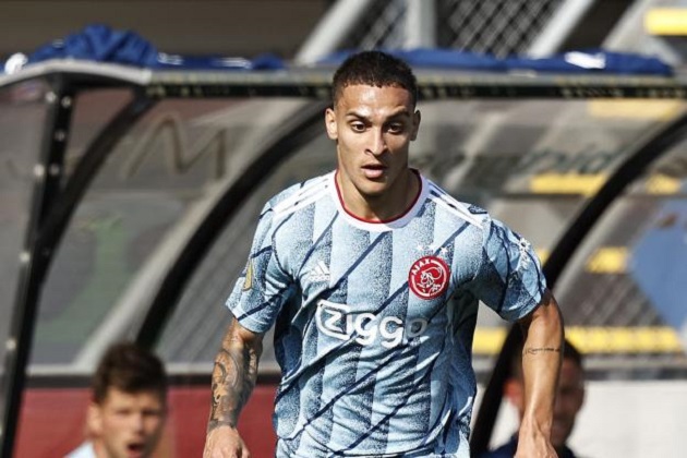 Ảnh bài viết 'Ajax vẫn còn một cầu thủ có lối đá giống Ziyech'