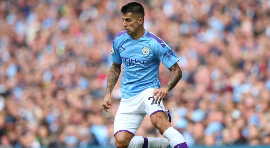 Ảnh bài viết Top 10 hậu vệ cánh đắt giá nhất Premier League: Số 1 không ai khác!