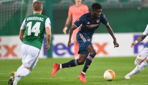 Ảnh bài viết Hargreaves nói lời thật lòng về màn ra mắt trọn vẹn của Thomas Partey