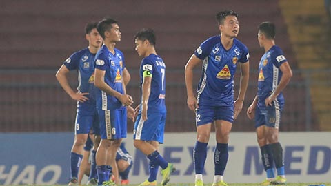 Ảnh bài viết Nhà vua V-League 2017 "băng hà", Nam Định trụ hạng thành công