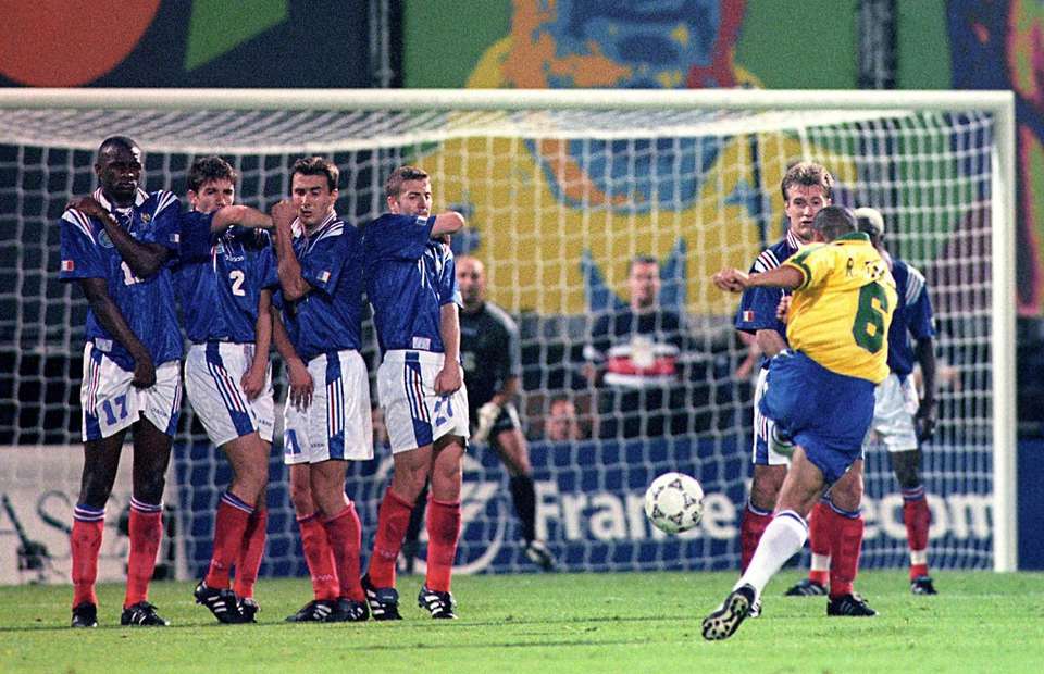 Ảnh bài viết Top 10 hậu vệ ghi nhiều bàn thắng nhất thế kỷ 21: Roberto Carlos chào thua "hậu bối"