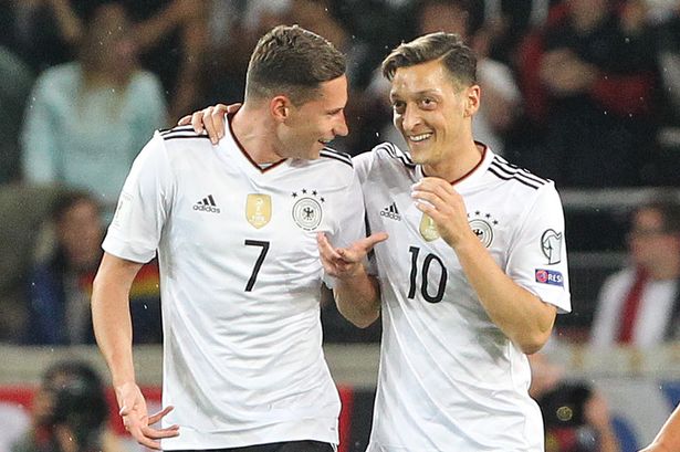 Ảnh bài viết Chia tay Ozil, Arsenal chi tiền đón "cỗ máy kiến tạo Ligue 1"