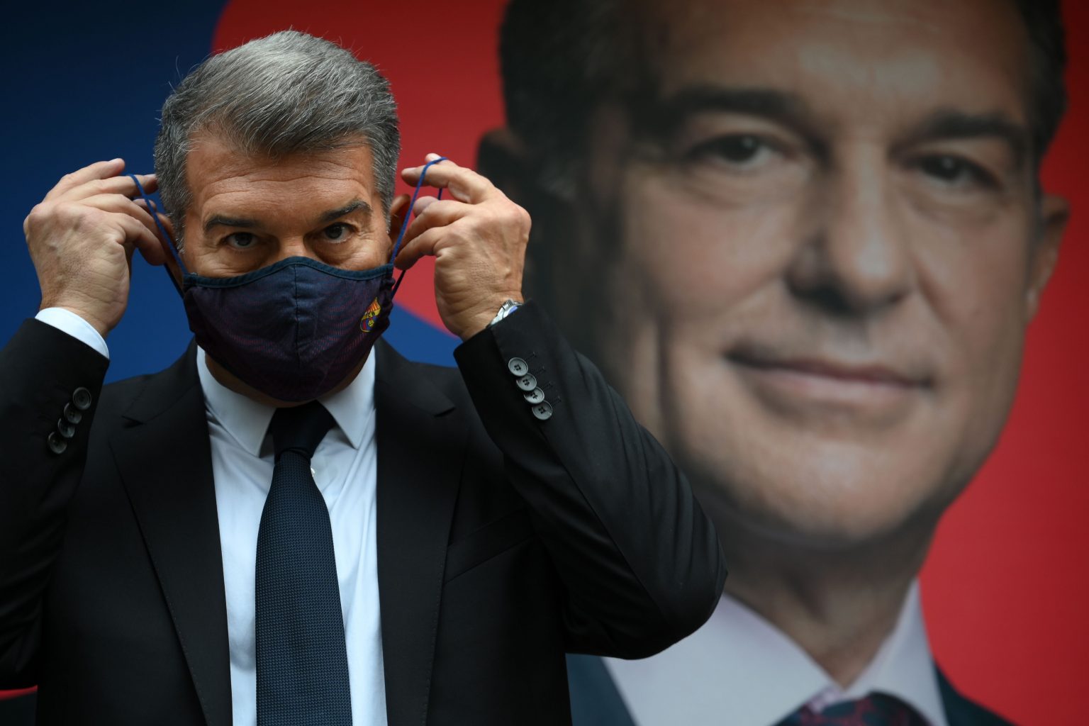 Ảnh bài viết Ứng viên chủ tịch Barca bất ngờ “cà khịa” UEFA, FIFA và Mino Raiola