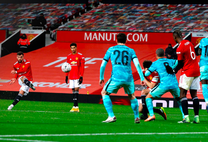 Ảnh bài viết Thống kê M.U 3-2 Liverpool: "Ông kẹ" xuất hiện, ngả mũ trước Solskjaer