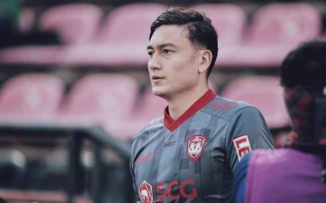 Ảnh bài viết Đang bị Muangthong kiện, Văn Lâm bất ngờ nhận tin vui từ FIFA