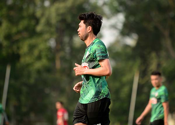 Ảnh bài viết Lee Nguyễn phô diễn kỹ thuật, giúp CLB TP.HCM thắng đậm Long An