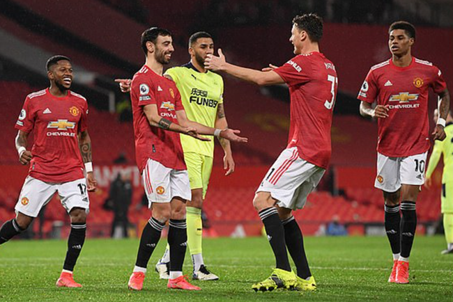 Ảnh bài viết Lột xác ngoạn mục, Man United "nuốt chửng" Newcastle tại OTF