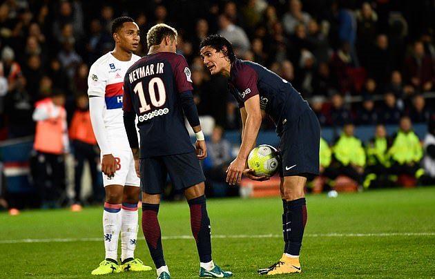 Ảnh bài viết Ronaldo - Tevez, Cavani - Neymar và những lần tranh sút penalty đáng nhớ