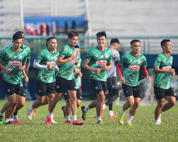 Ảnh bài viết 14 CLB V-League hăng say tập luyện, chờ ngày giải đấu trở lại