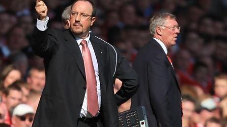 Ảnh bài viết Tấm thẻ vàng khơi mào cuộc khẩu chiến dai dẳng giữa Sir Alex và Benitez