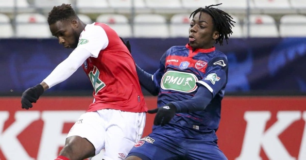 Ảnh bài viết Đầy tham vọng, Arsenal nhắm "Upamecano mới" xây hàng thủ kiên cố