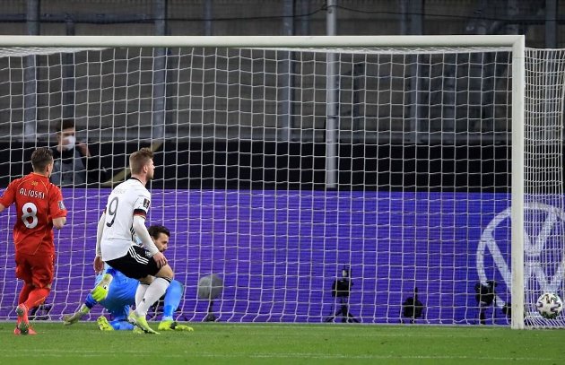 Ảnh bài viết Bỏ lỡ không tưởng, Timo Werner bị chính Joachim Low chỉ trích