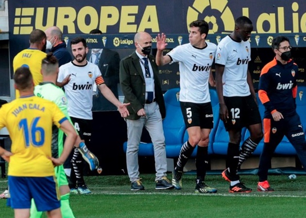 Ảnh bài viết SỐC: Sao La Liga gọi đối thủ là 'con khỉ', tập thể Valencia bỏ trận 