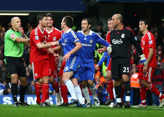 Ảnh bài viết John Terry: 'Tôi nói với ông ta rằng đừng nhắc về Liverpool nữa'