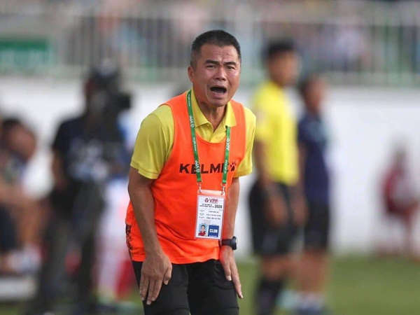 Ảnh bài viết HLV Hà Tĩnh: "Có lẽ nên bỏ hết ngoại binh đi cho đỡ tốn kém"