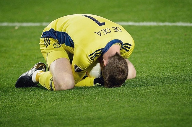 Ảnh bài viết Chỉ 2 động thái, Man Utd đã 'kết liễu' tương lai De Gea tại Old Trafford