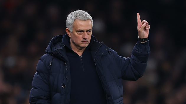 Ảnh bài viết Đến AS Roma, Mourinho dựng đội hình "xe bus" ra sao?
