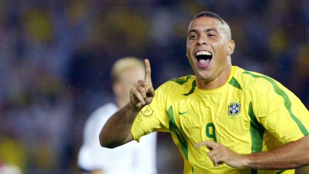 Ảnh bài viết "Tôi ngủ với Ronaldo nhiều lần hơn cả với vợ mình"