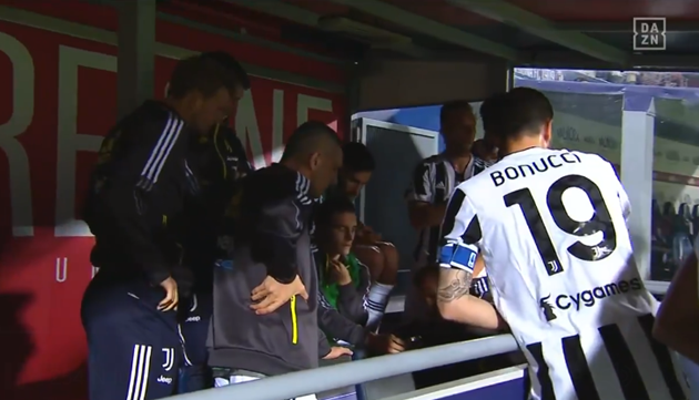 Ảnh bài viết Tập thể Juve phản ứng thế nào sau khi đoạt vé dự Champions League? 
