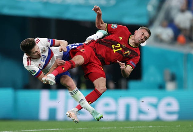 Ảnh bài viết Ngay sau vụ Eriksen, máu đổ trên mặt sao tuyển Bỉ u sầu chia tay EURO