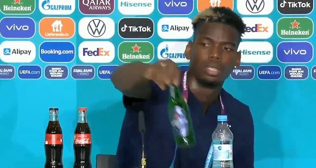 Ảnh bài viết Sau Ronaldo, tới lượt Pogba vứt bỏ đồ uống của nhà tài trợ