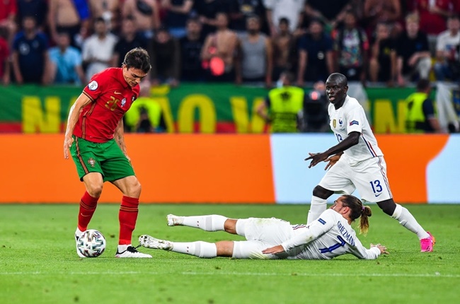 Ảnh bài viết Loại bỏ Kante, xâu kim Pogba, anh là ai?