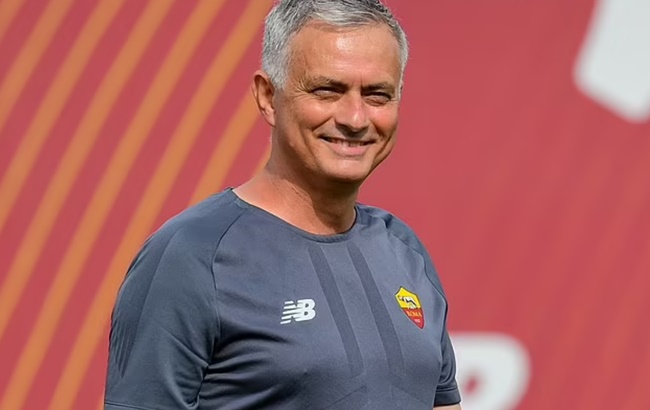 Ảnh bài viết Vừa đến Roma, Mourinho đưa "án tử" cho 8 cái tên