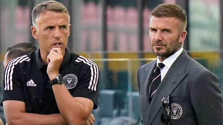Ảnh bài viết Neville rơi từ thiên đường xuống địa ngục khi đồng ý làm việc cho Beckham