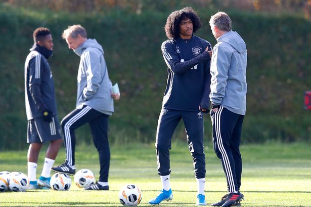Ảnh bài viết Solskjaer nói gì với Tahith Chong trước khi chia tay?