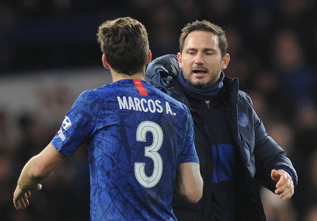 Ảnh bài viết Alonso nói ra sự thật thời Lampard, phân tích khác biệt giữa 5 hậu vệ của Tuchel với Conte