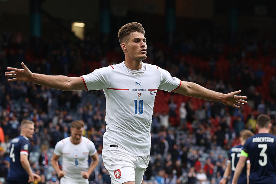 Ảnh bài viết Đội hình tiêu biểu vòng 16 Bundesliga: Bộ 3 Bayern, hiện tượng EURO