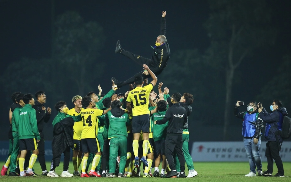 Ảnh bài viết HLV Graechen giành danh hiệu đầu tiên sau khi chia tay HAGL