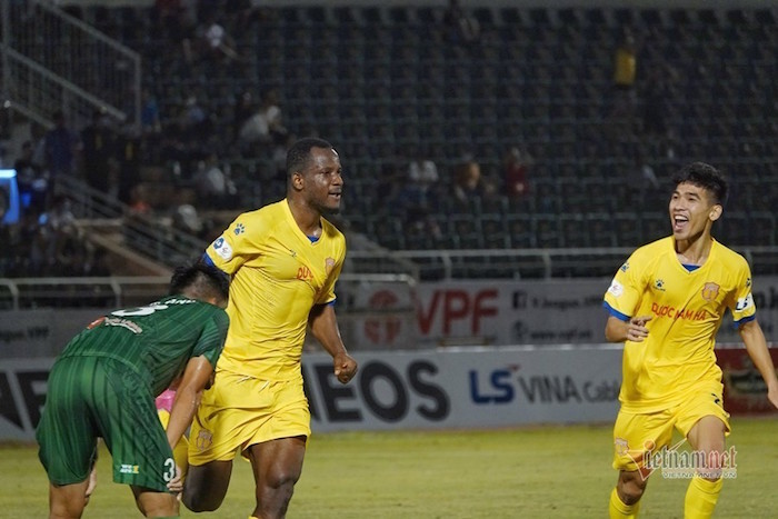 Ảnh bài viết Chân sút số 1 V-League mùa 2021 bị sát hại
