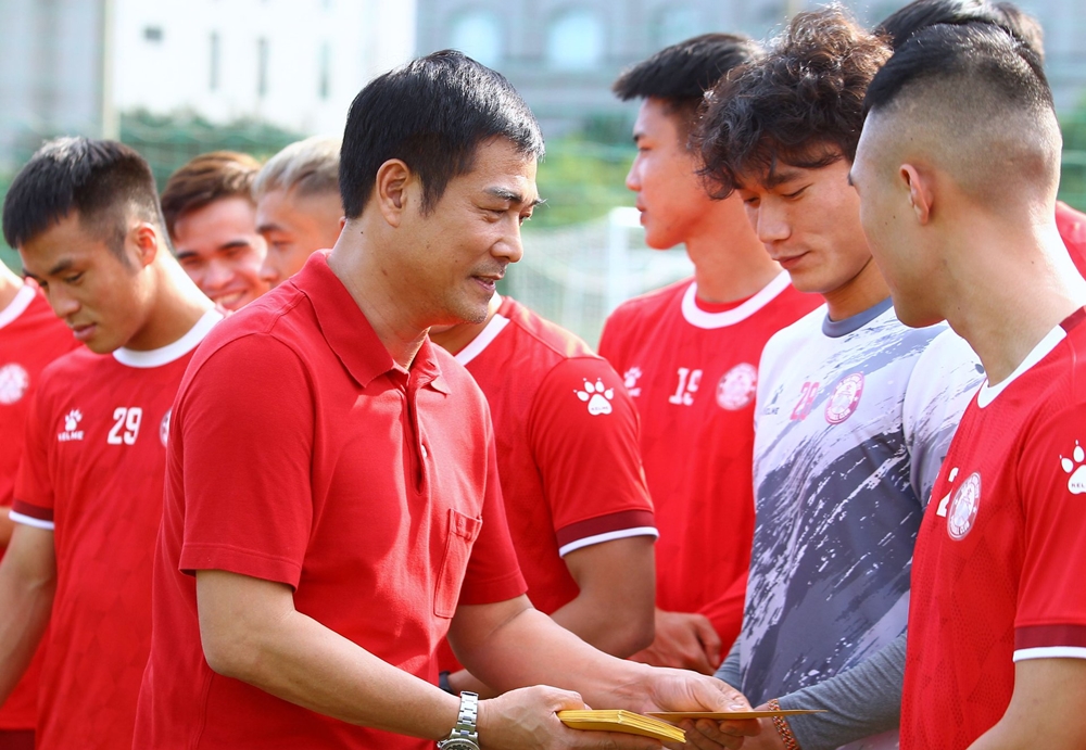 Ảnh bài viết Thủ môn Bùi Tiến Dũng tái mắc Covid-19