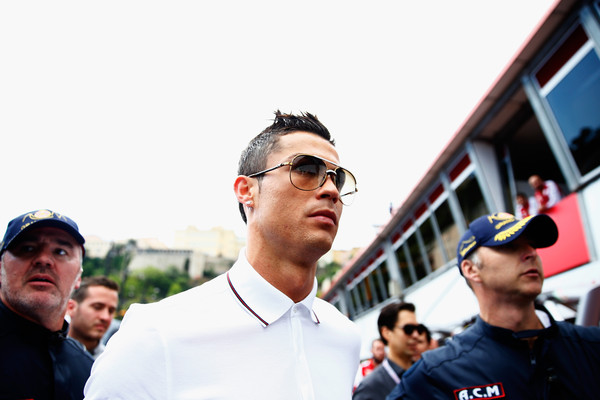Ảnh bài viết Ronaldo sắm vai ‘siêu cò’, M.U sắp có máy quét chất lượng