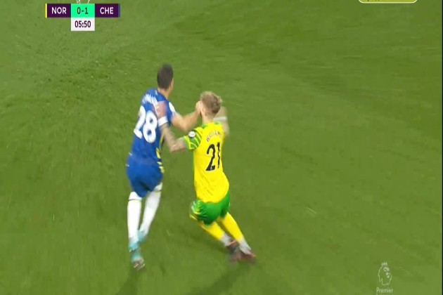 Ảnh bài viết Mendy hóa Donnarumma; Đội trưởng Chelsea cho sao Man Utd ăn đấm