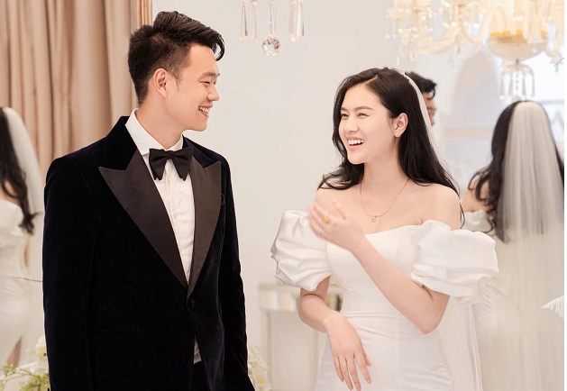 Ảnh bài viết Vợ chưa cưới của Thành Chung xinh như mộng trong lễ ăn hỏi
