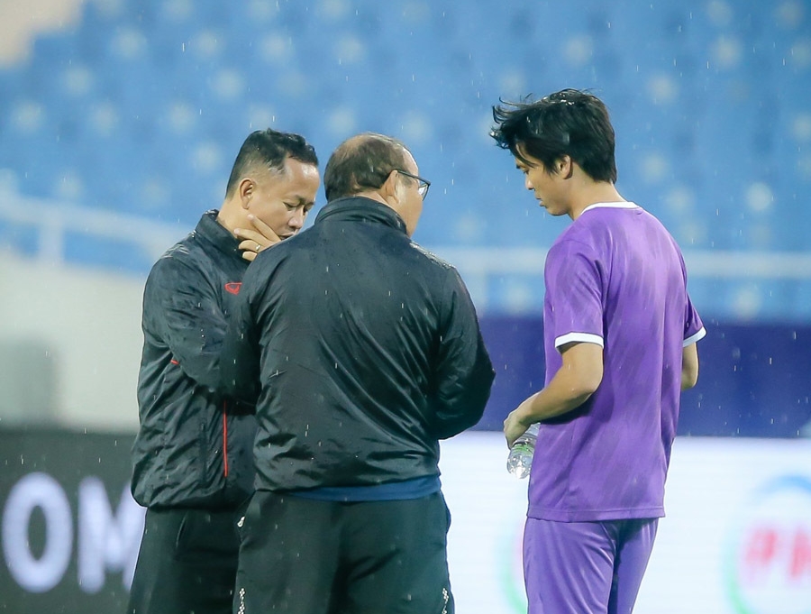Ảnh bài viết Thầy Park "gà bài" cho Tuấn Anh trước trận tái đấu Oman